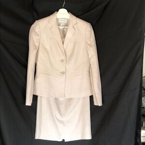 Calvin Klein Women's soft pink suit Blazer and skirt